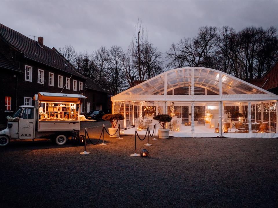 Eventtechnik-Bonn-Hochzeit-Garden-Tent-Glam