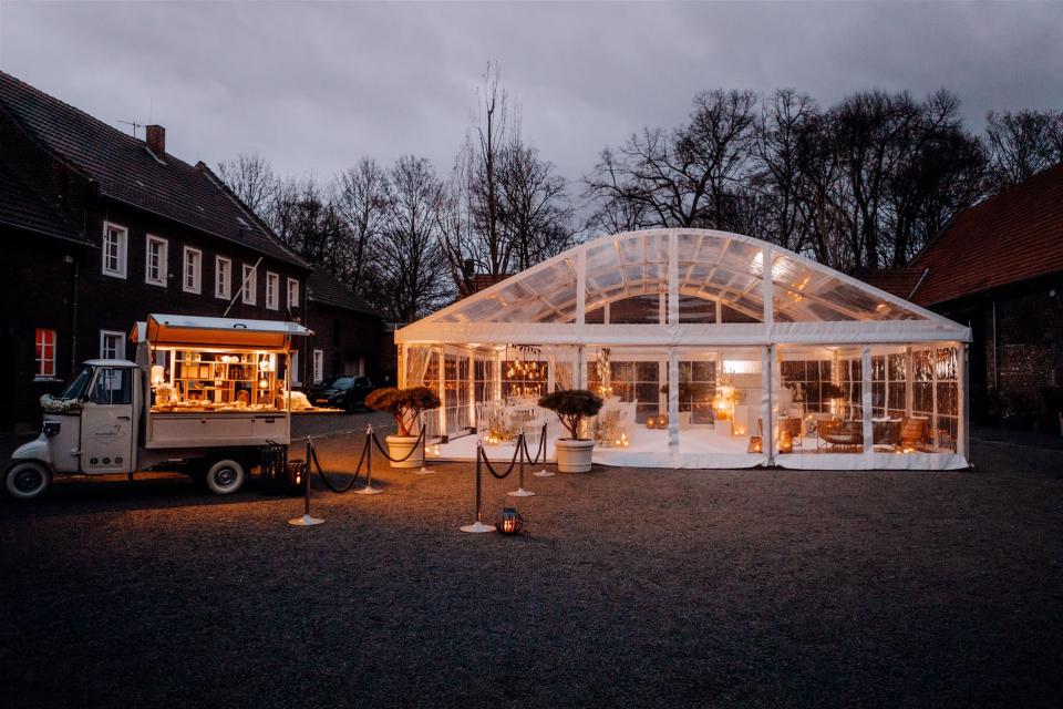Eventtechnik-Bonn-Hochzeit-Garden-Tent-Glam