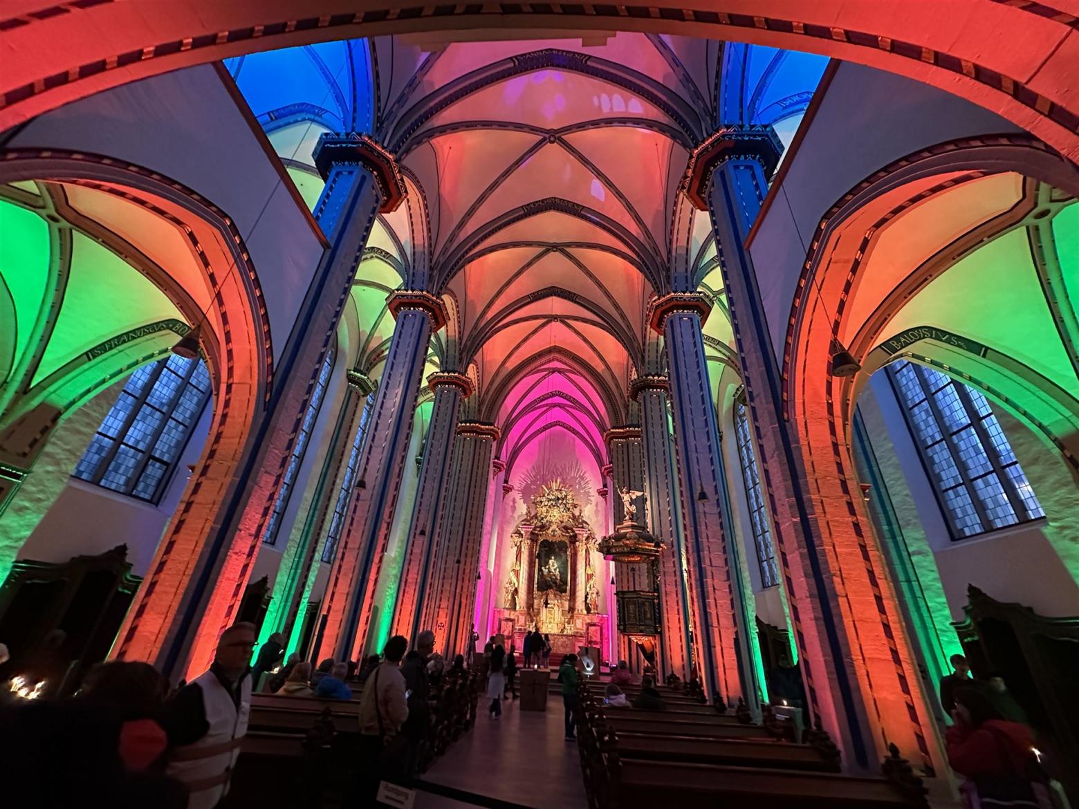 Beleuchtung Namen Jesu Kirche Bonn