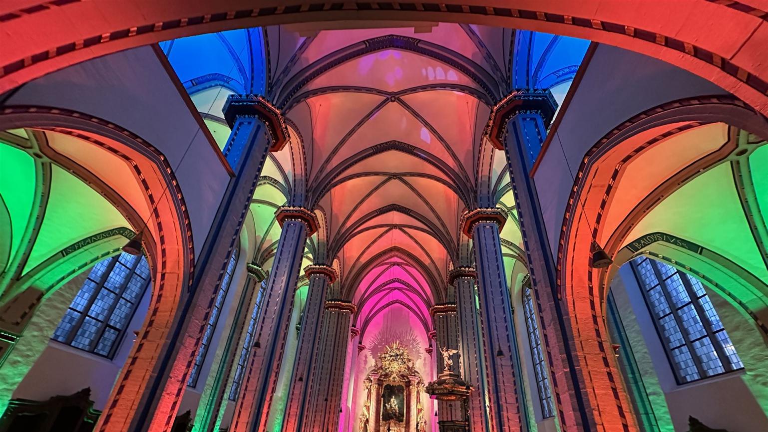 Beleuchtung Namen Jesu Kirche Bonn